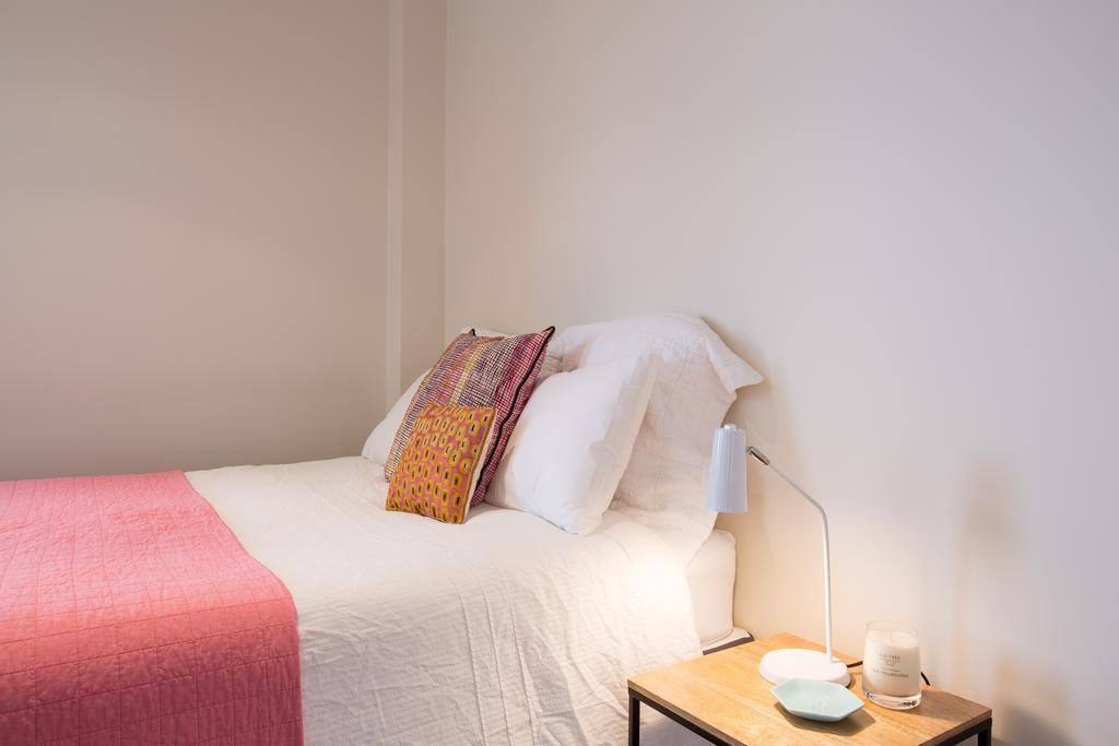 1 Exhibition Apartment Hotel Melbourne Szoba fotó